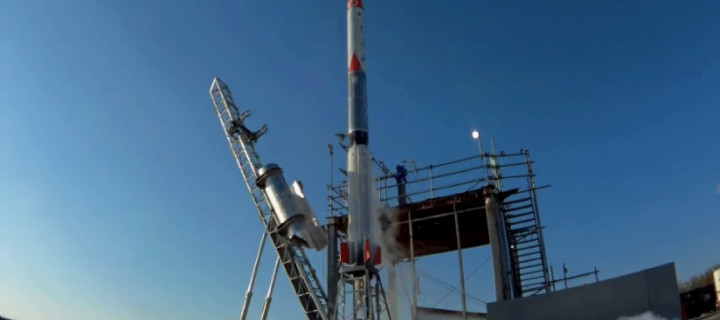 Японы анхны хувийн Momo-3 гэх пуужин сансрын орон зайд хүрсэн